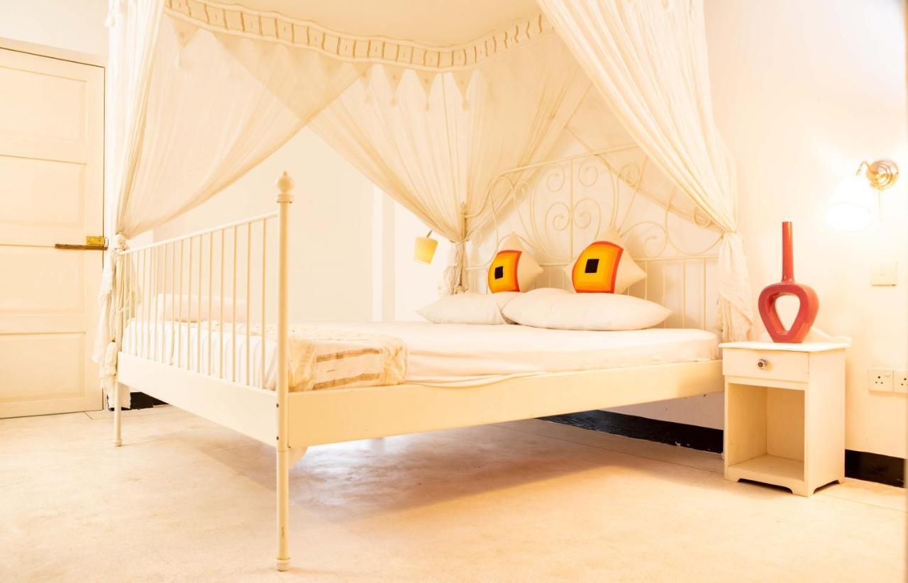 Beverly Villa Dehiwala-Mont Lavinia Extérieur photo