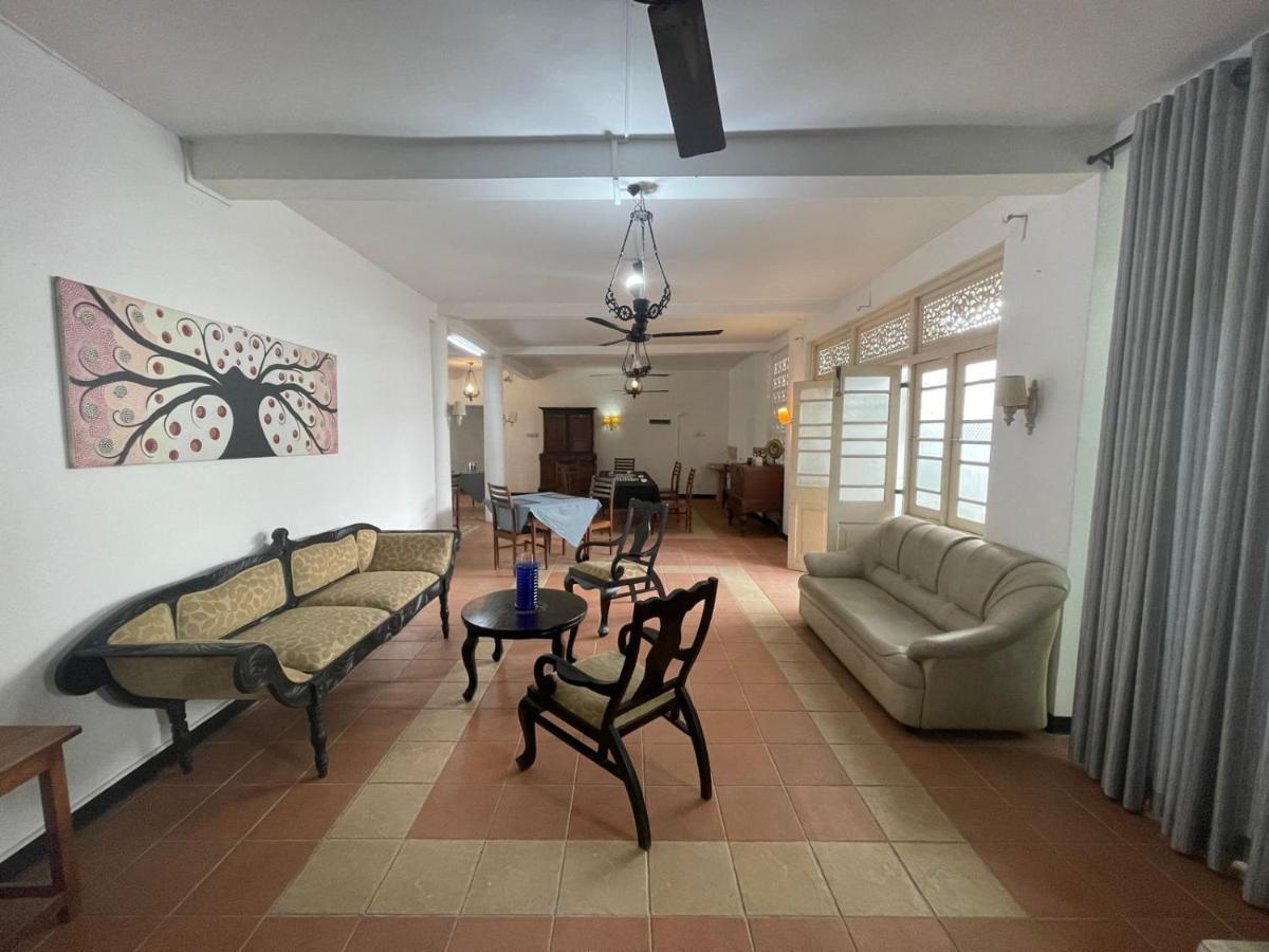 Beverly Villa Dehiwala-Mont Lavinia Extérieur photo