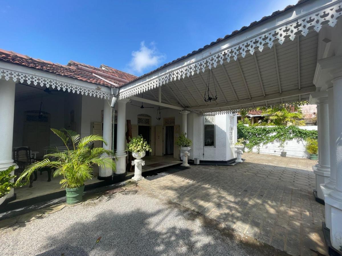 Beverly Villa Dehiwala-Mont Lavinia Extérieur photo