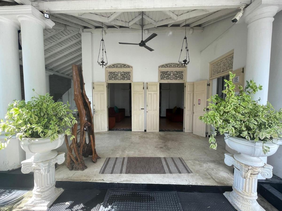 Beverly Villa Dehiwala-Mont Lavinia Extérieur photo