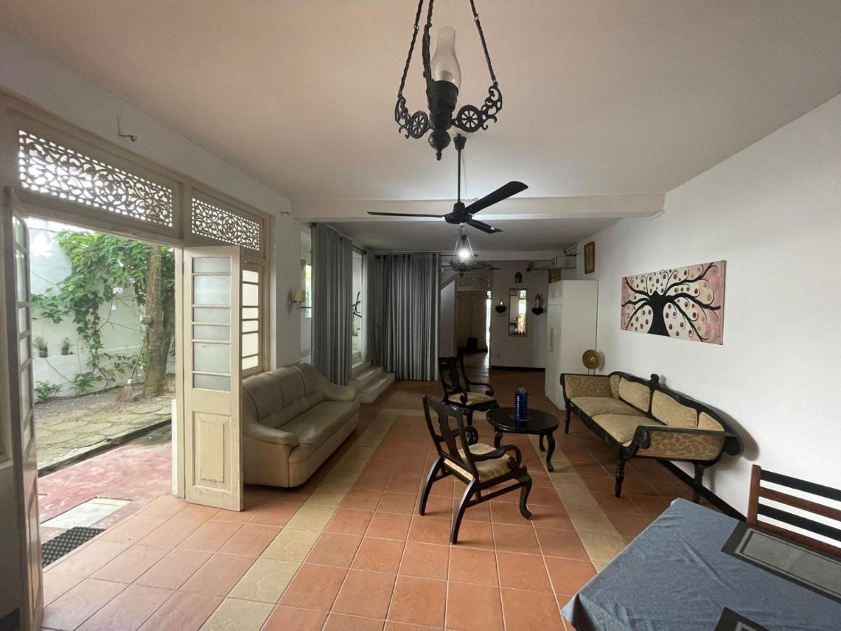 Beverly Villa Dehiwala-Mont Lavinia Extérieur photo