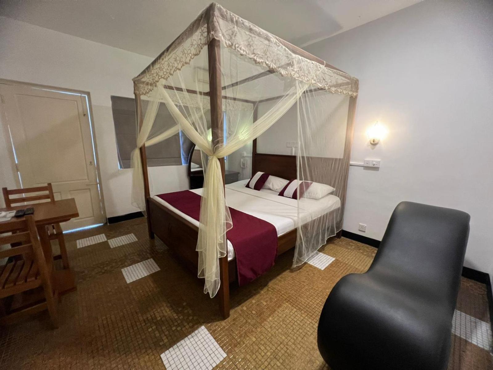 Beverly Villa Dehiwala-Mont Lavinia Extérieur photo