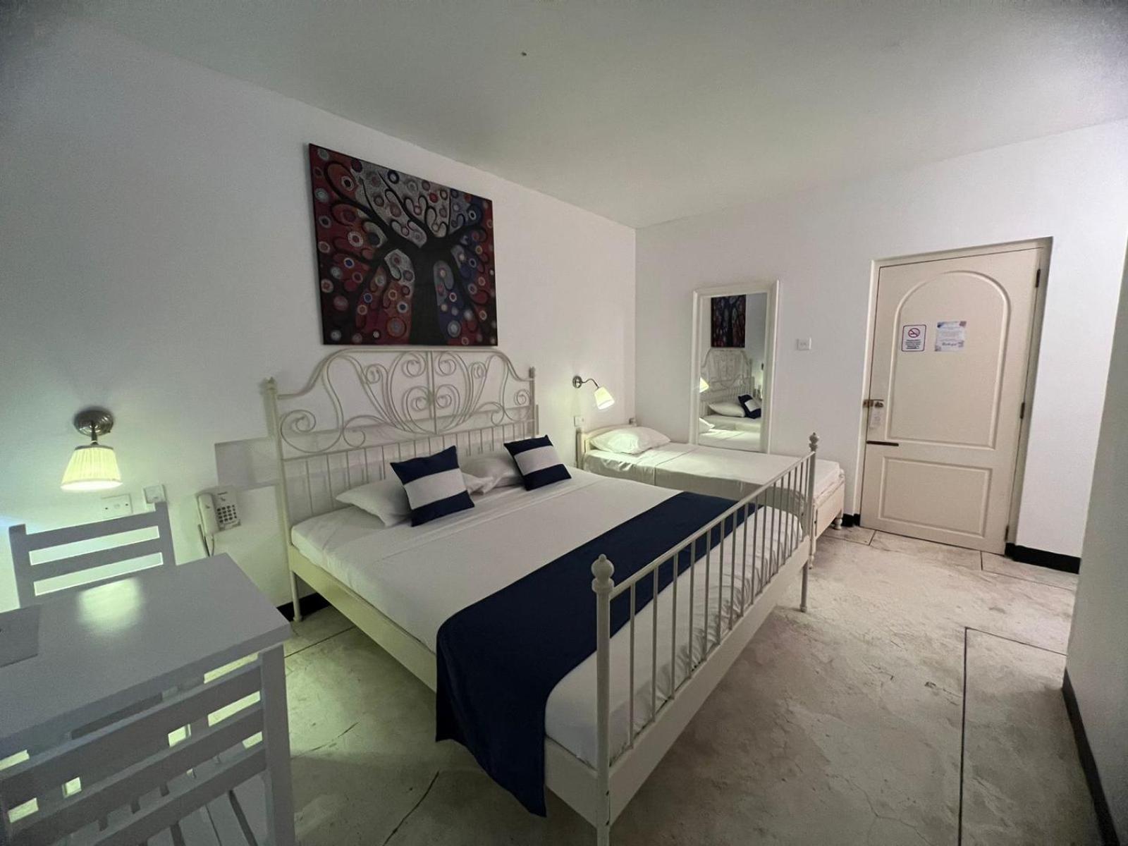 Beverly Villa Dehiwala-Mont Lavinia Extérieur photo